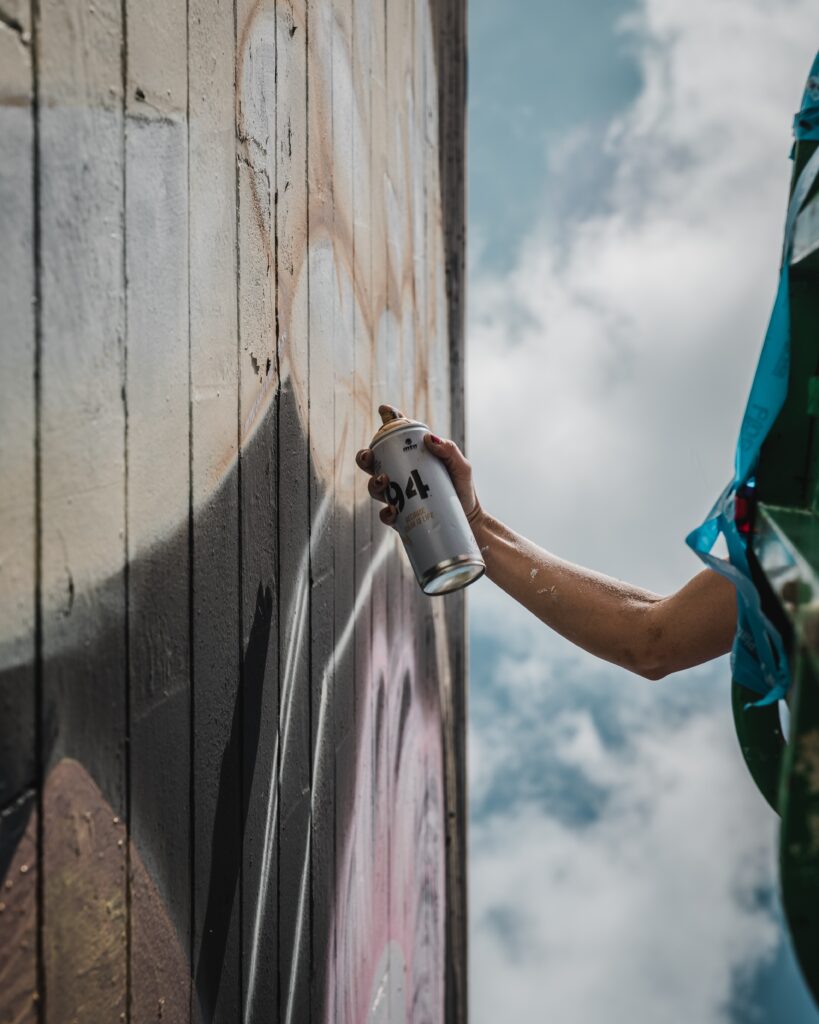 Les patères murales vintage : une touche de nostalgie dans votre décoration